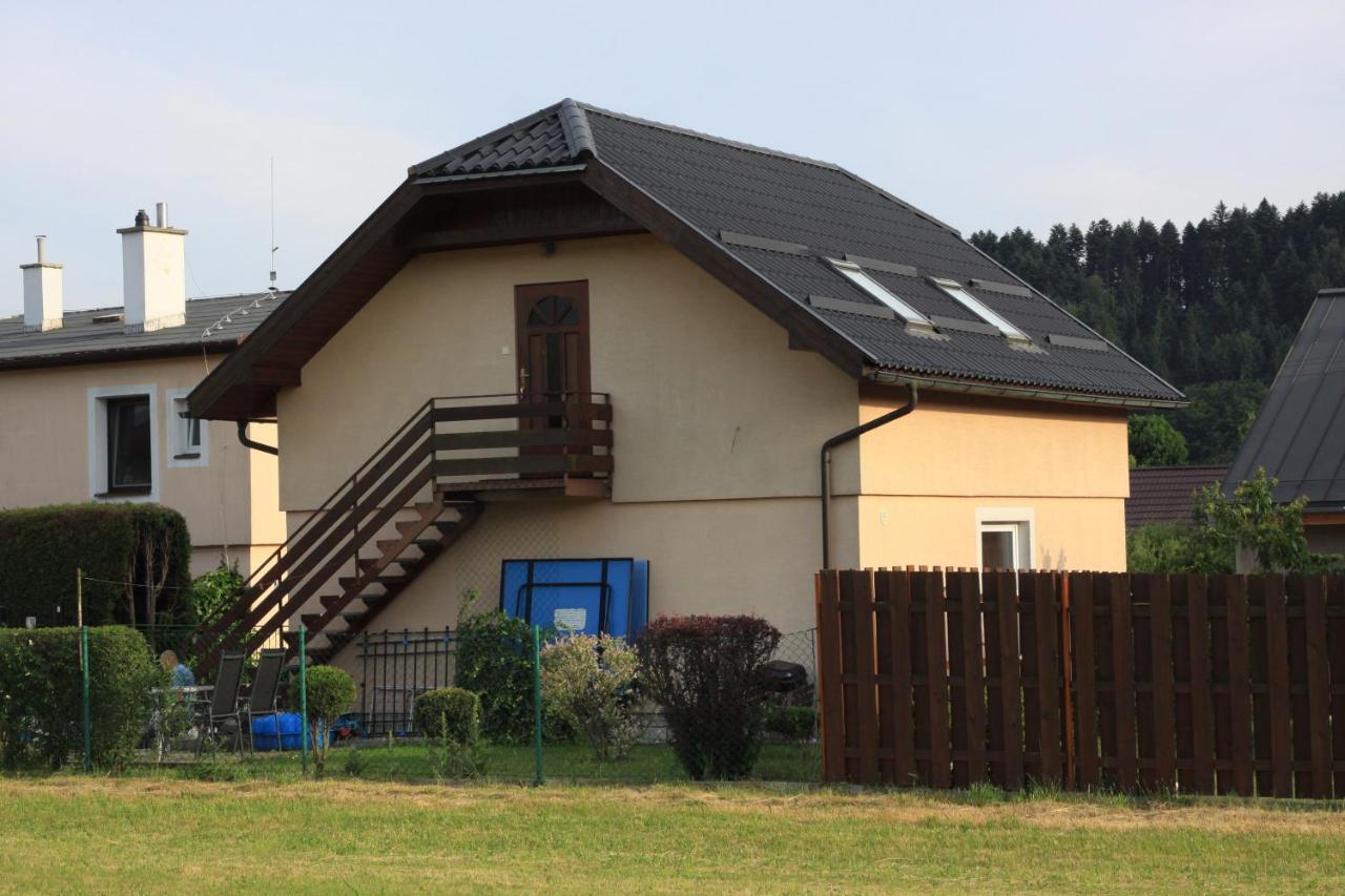 Apartman Pod Cernou Horou Rožnov pod Radhoštěm Exterior foto